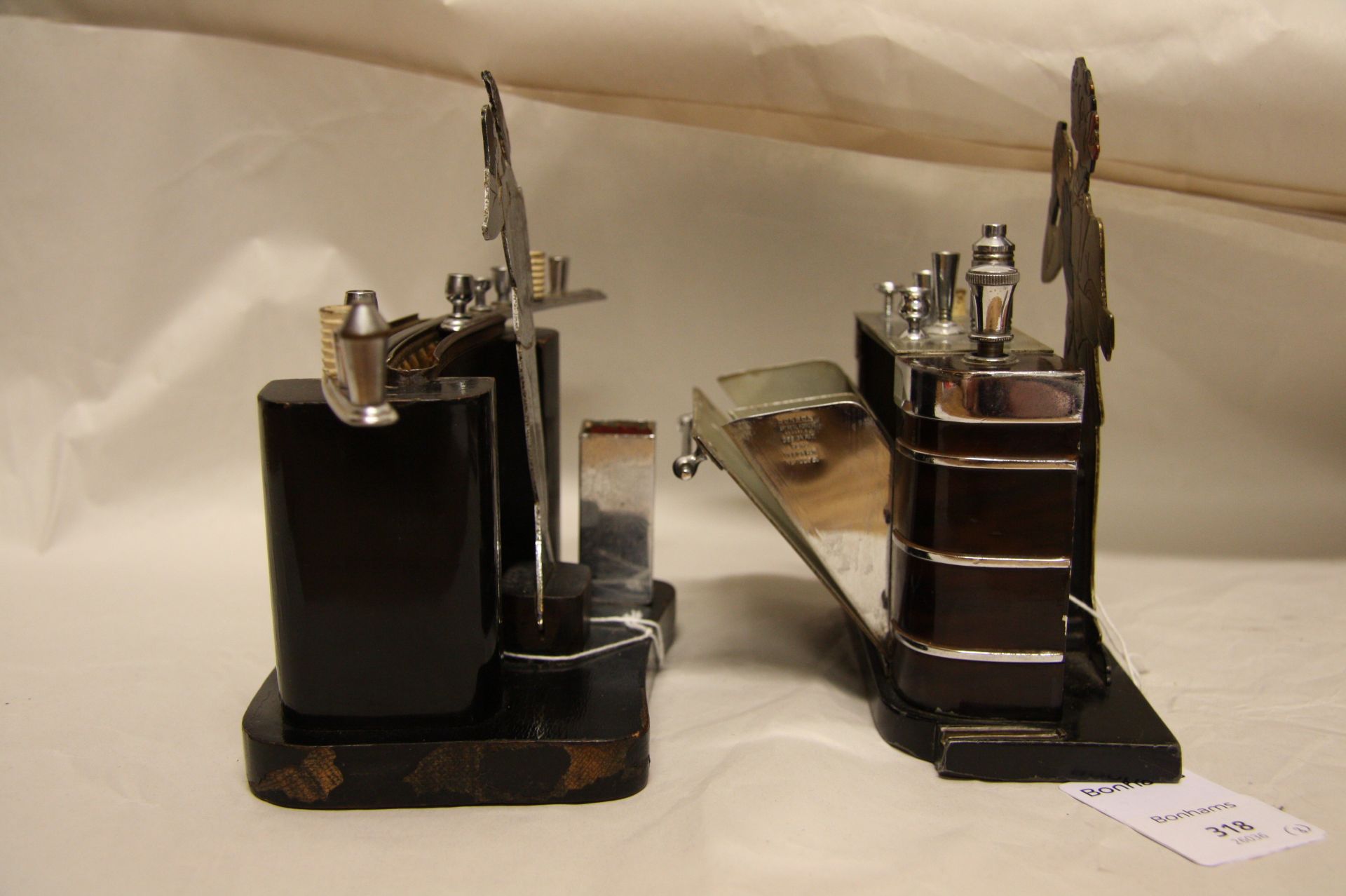 A Ronson Art deco novelty 'Bartender' strike table lighter and cigarette case (3) - Bild 20 aus 21
