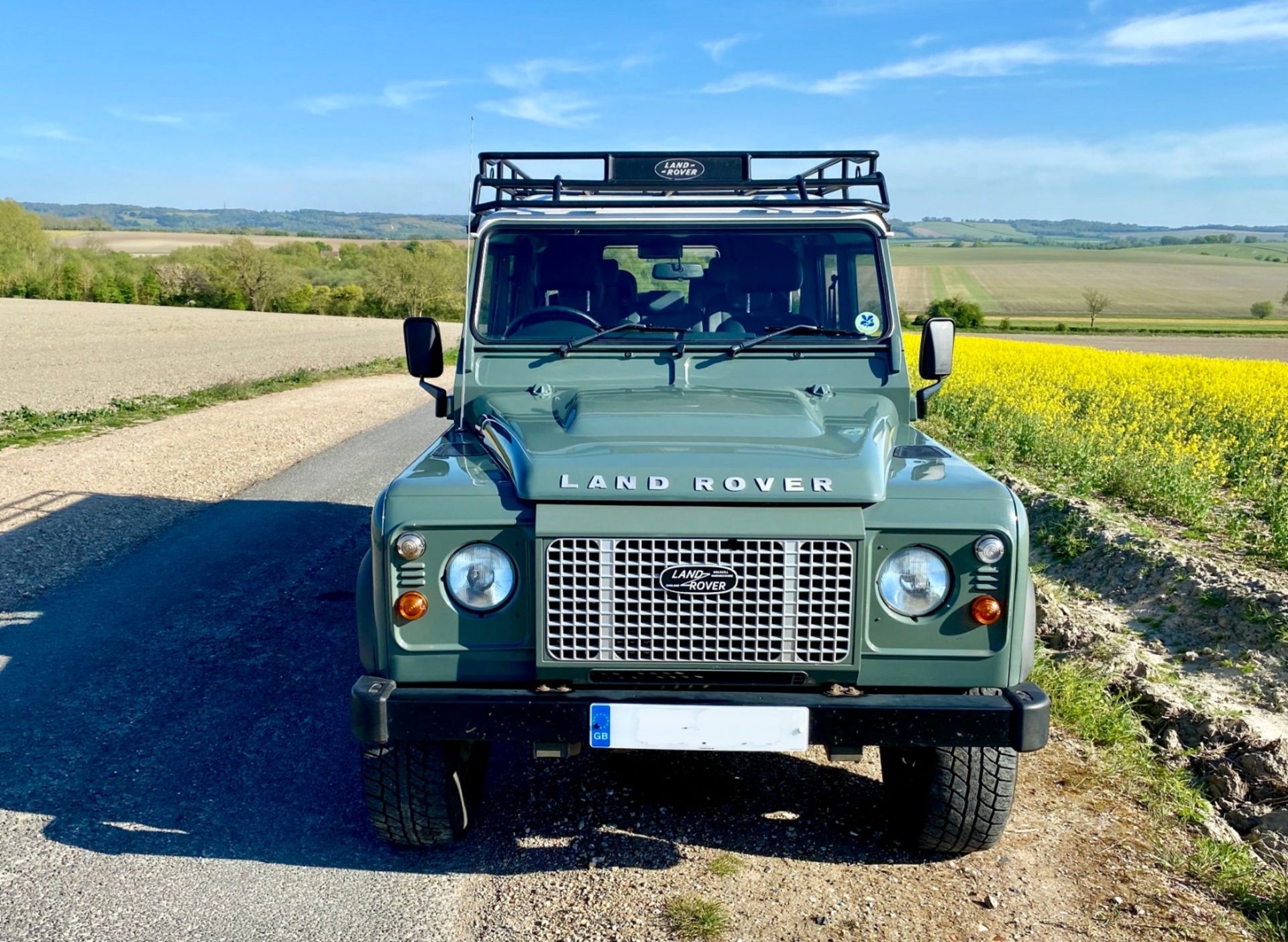 2009 Land Rover Defender 110 Chassis no. SALLDHMS7AA783007 - Bild 6 aus 13