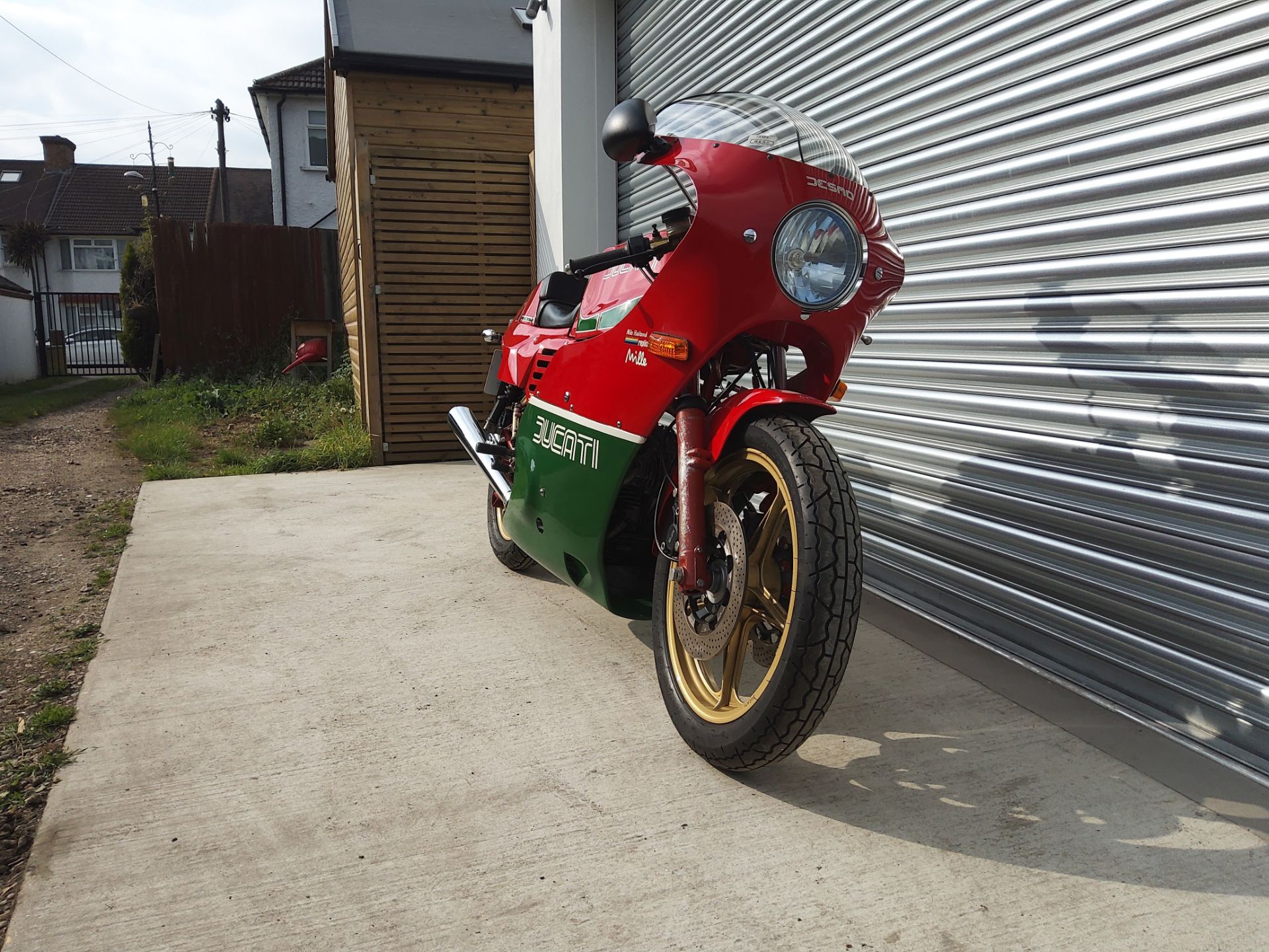 1986 Ducati 1,000cc Mike Hailwood Replica 'Mille' Frame no. ZDM1000R100700 Engine no. ZDM1000100905 - Bild 8 aus 28