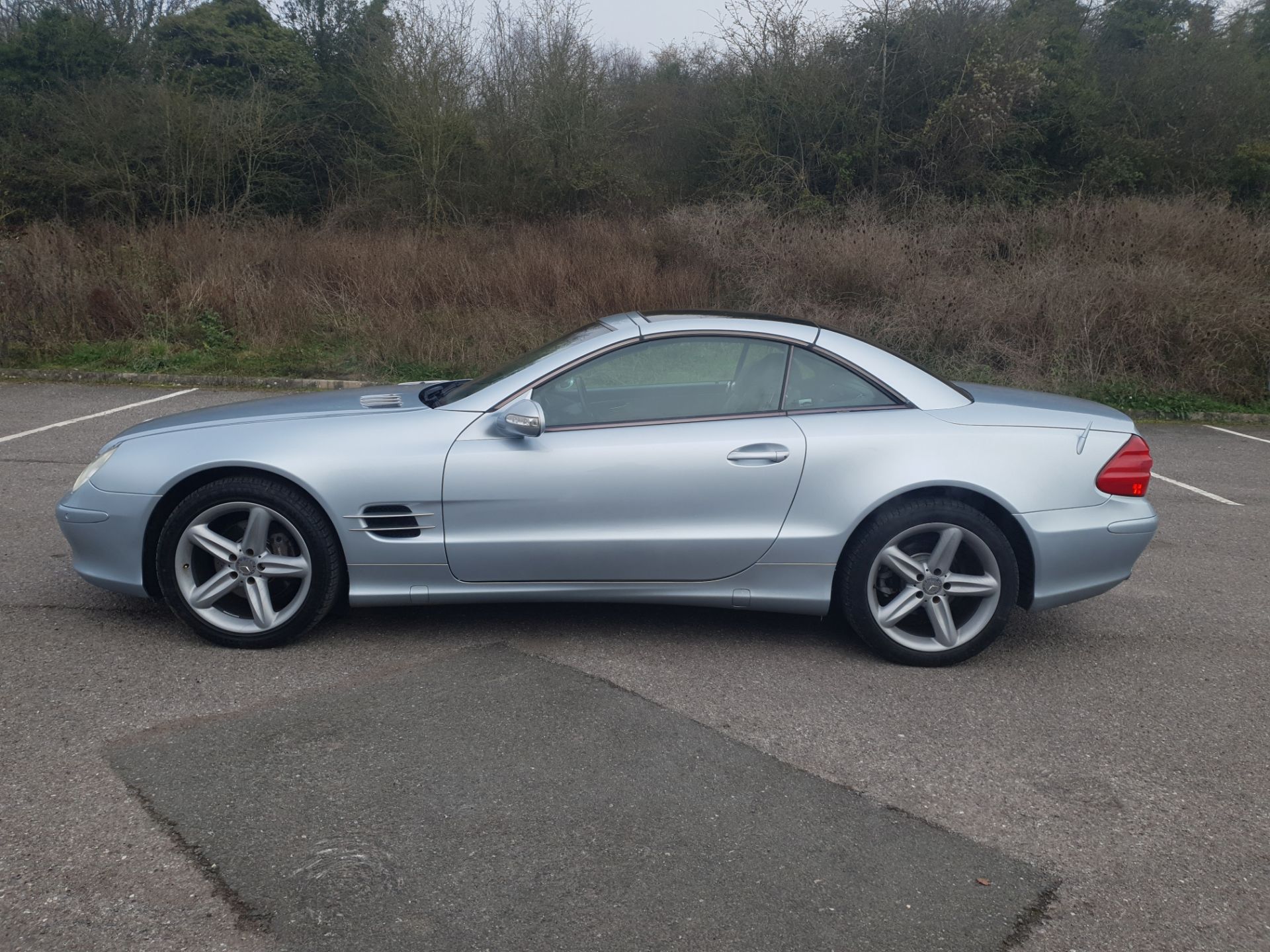 2003 Mercedes-Benz SL350 Automatic Sports Coupé Chassis no. WDB230467F057658 - Bild 7 aus 9