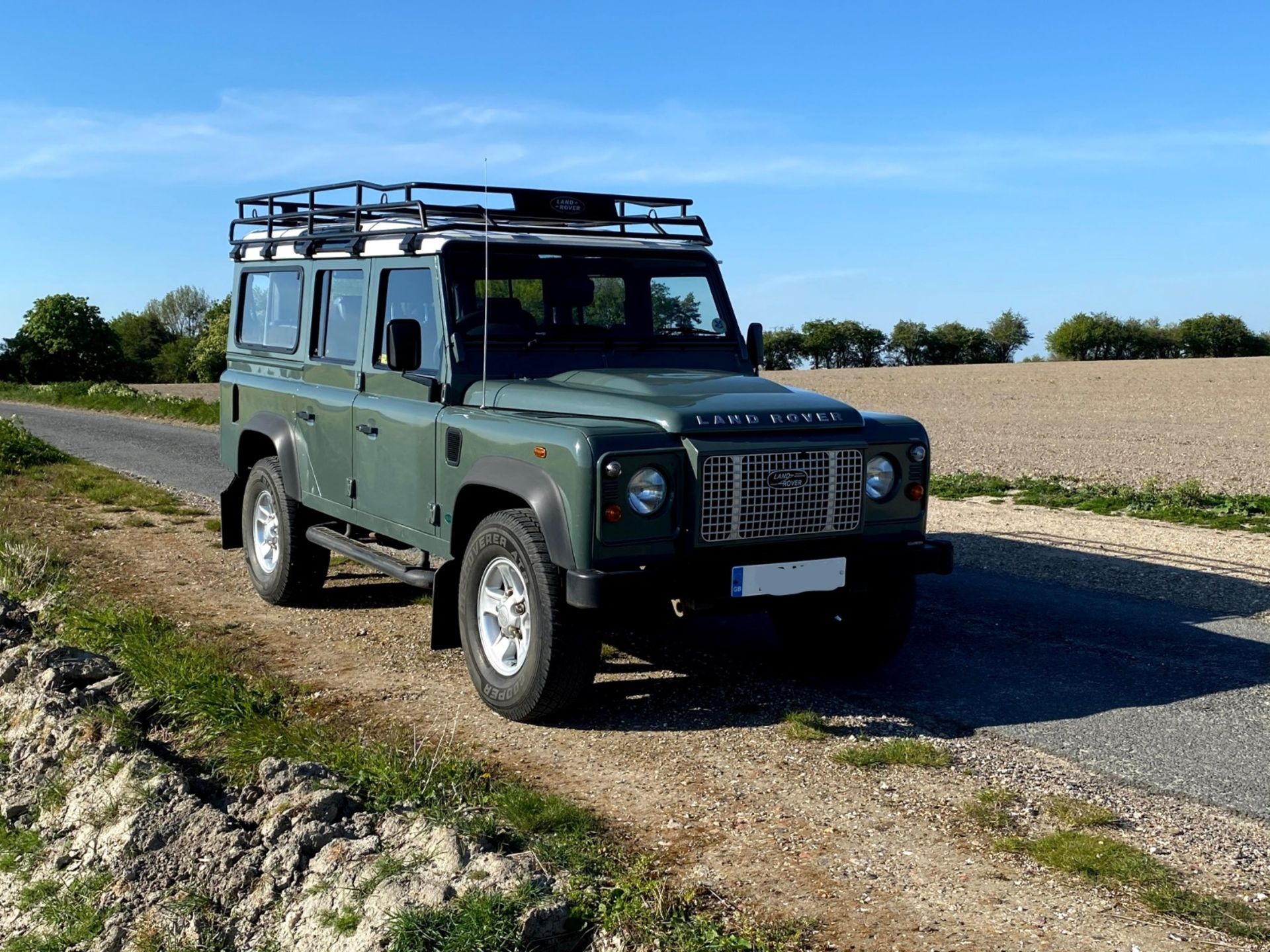 2009 Land Rover Defender 110 Chassis no. SALLDHMS7AA783007 - Bild 4 aus 13