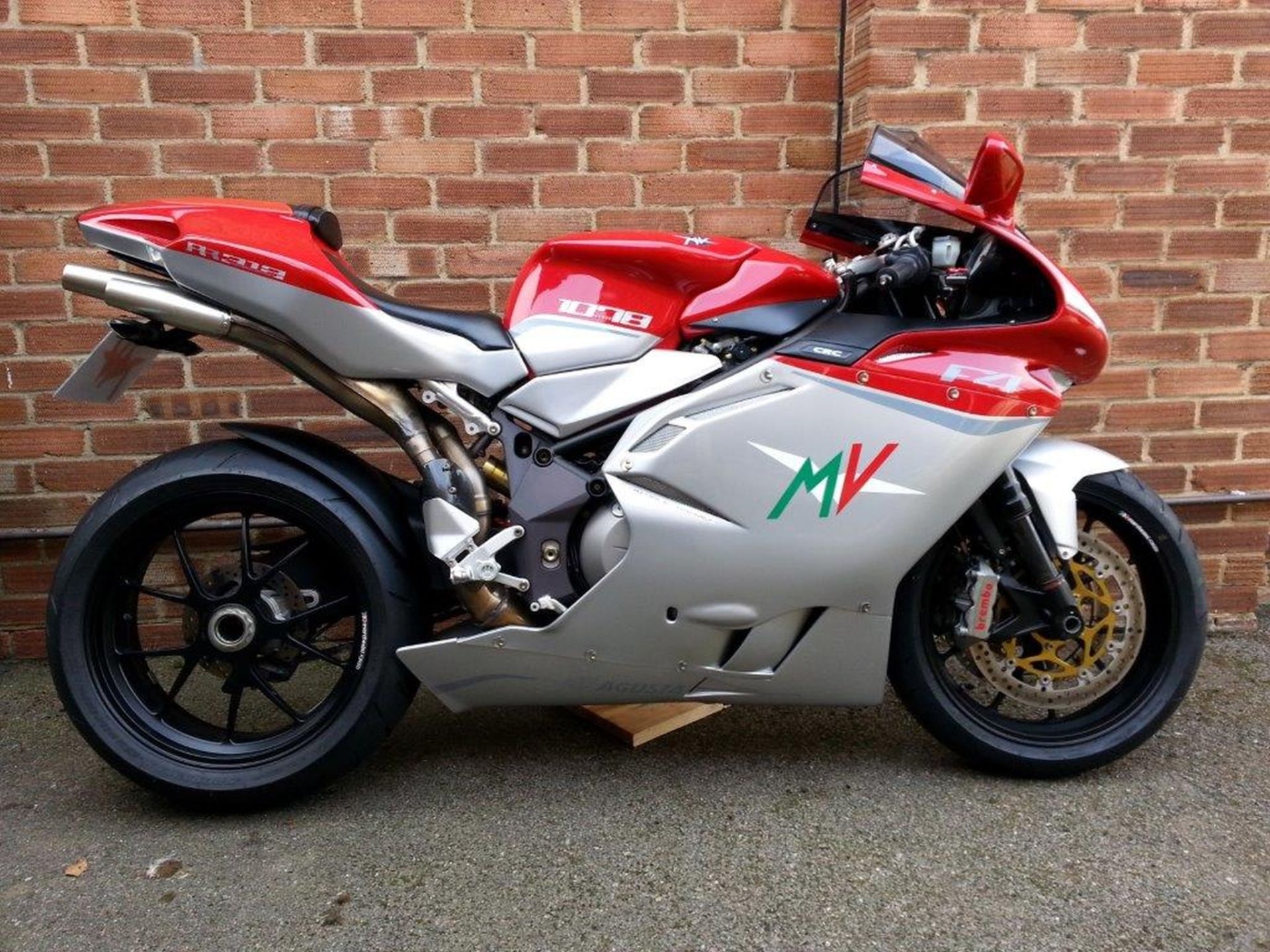 2010 MV Agusta F4 1078 RR312 Frame no. ZCGF511DA9V009225 Engine no. F51B910129 - Bild 7 aus 11