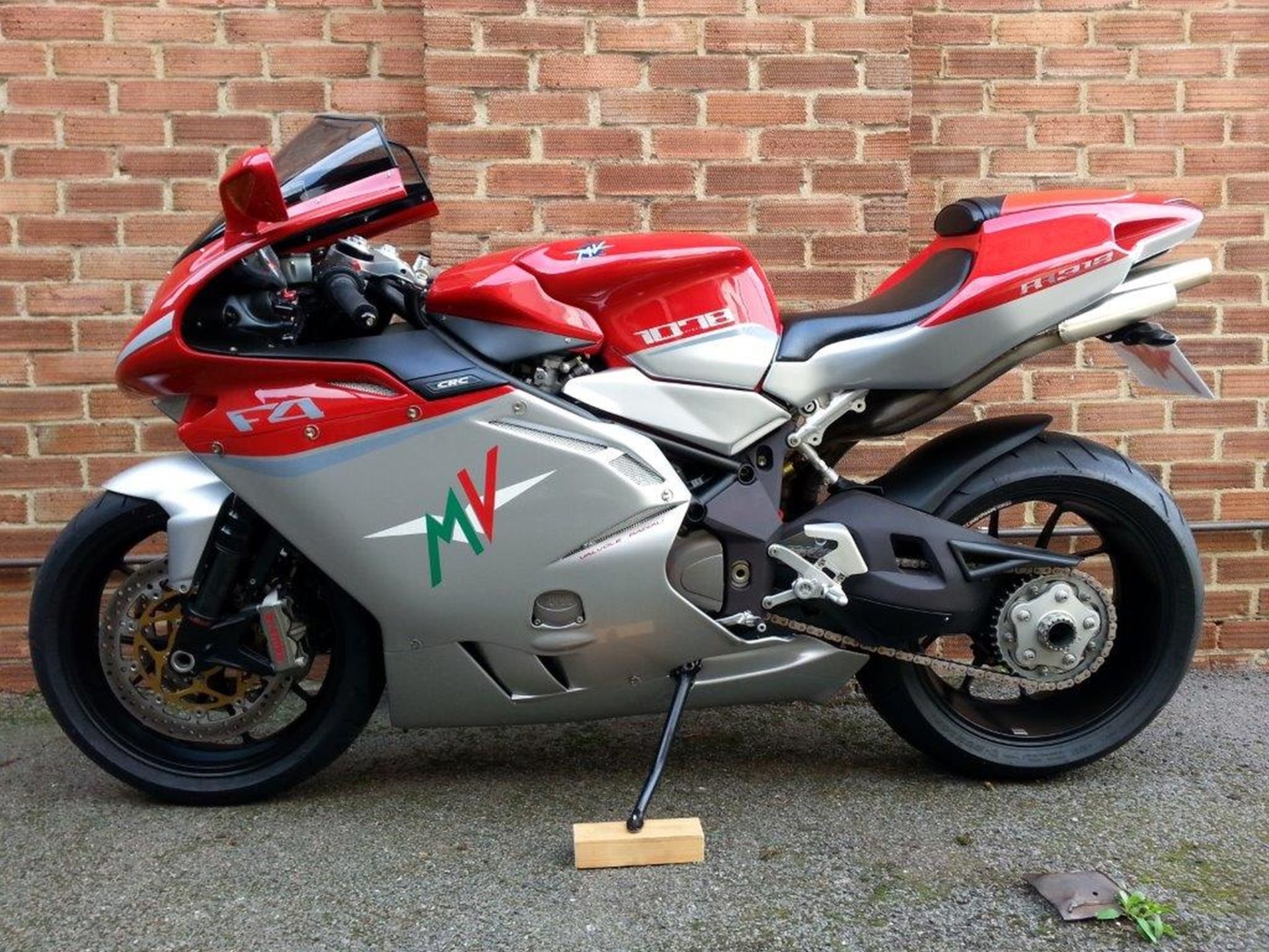 2010 MV Agusta F4 1078 RR312 Frame no. ZCGF511DA9V009225 Engine no. F51B910129 - Bild 9 aus 11