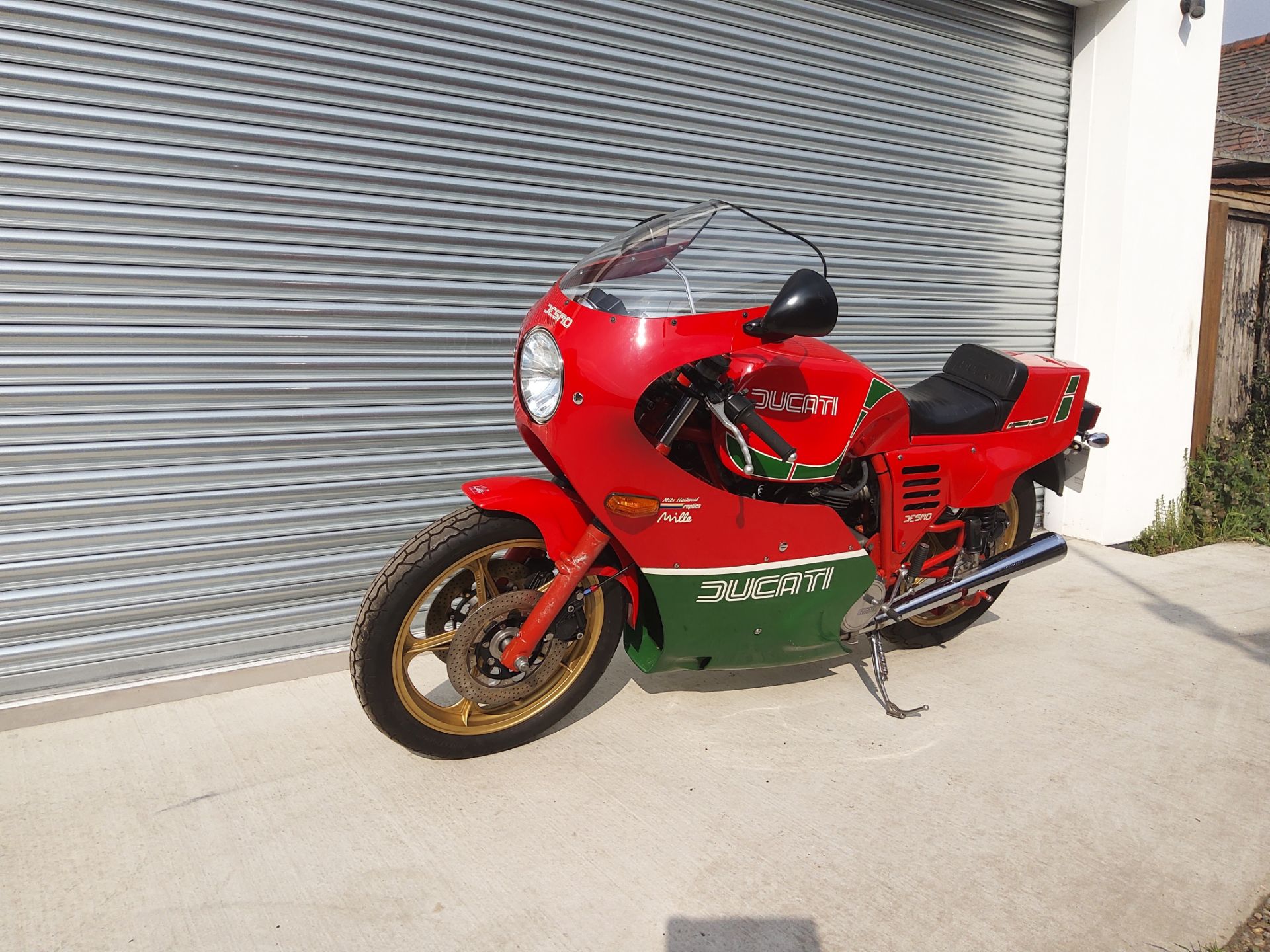 1986 Ducati 1,000cc Mike Hailwood Replica 'Mille' Frame no. ZDM1000R100700 Engine no. ZDM1000100905 - Bild 20 aus 28