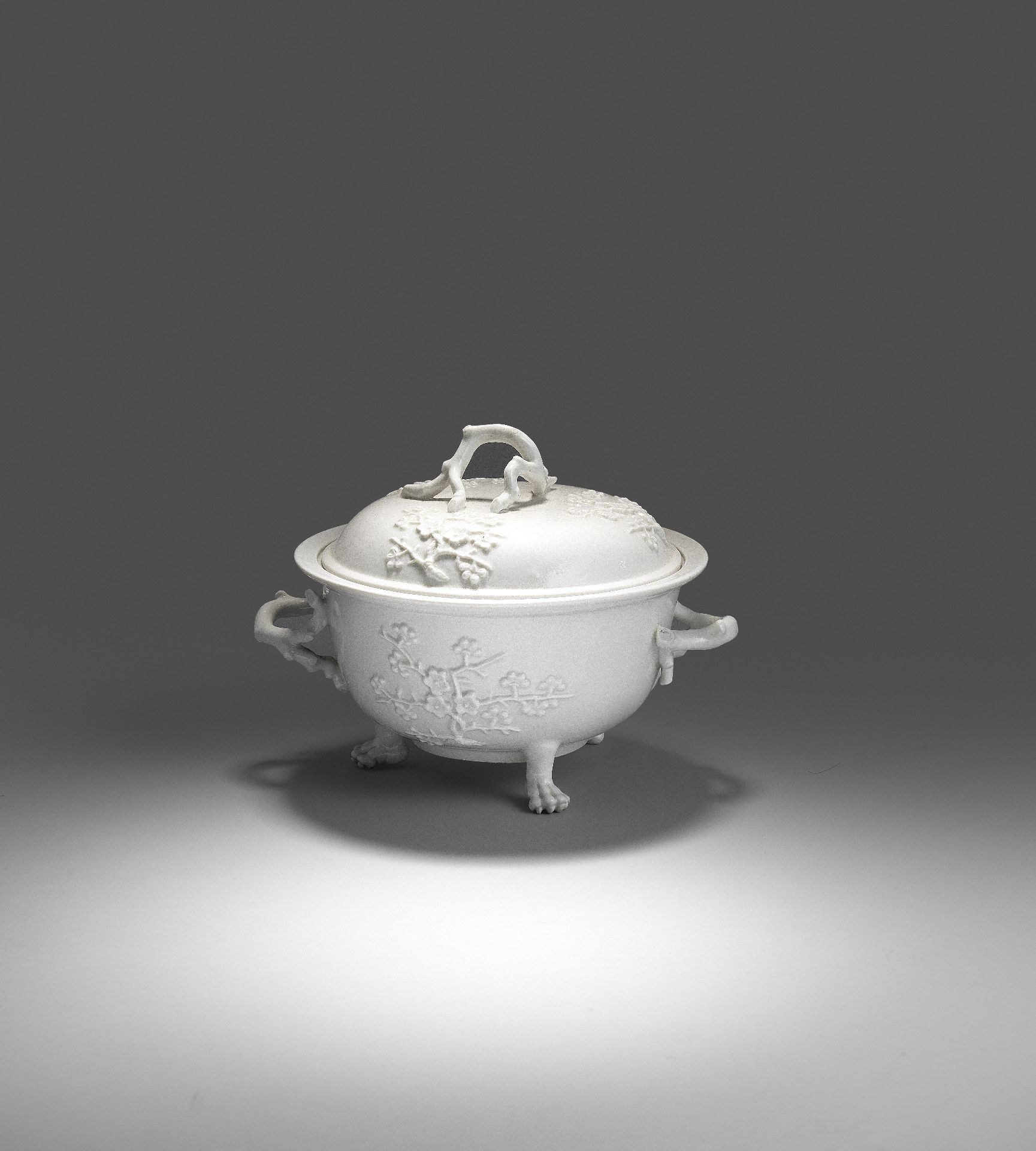 A rare Meissen olio pot and cover, circa 1725-30