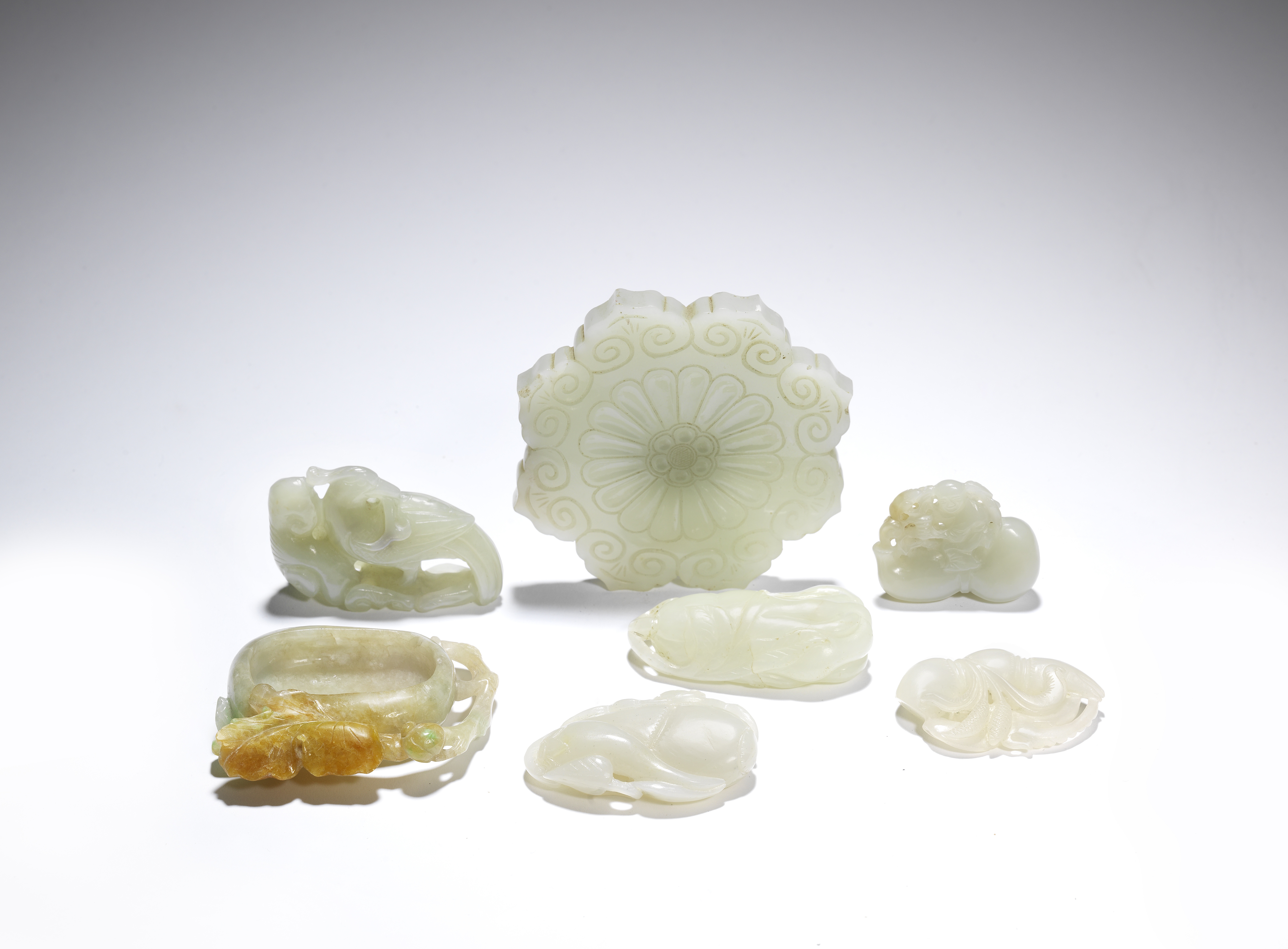 Six various jades and a jadeite washer Late Qing Dynasty (7)