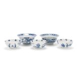 A group of five blue and white bowls Kangxi (5)
