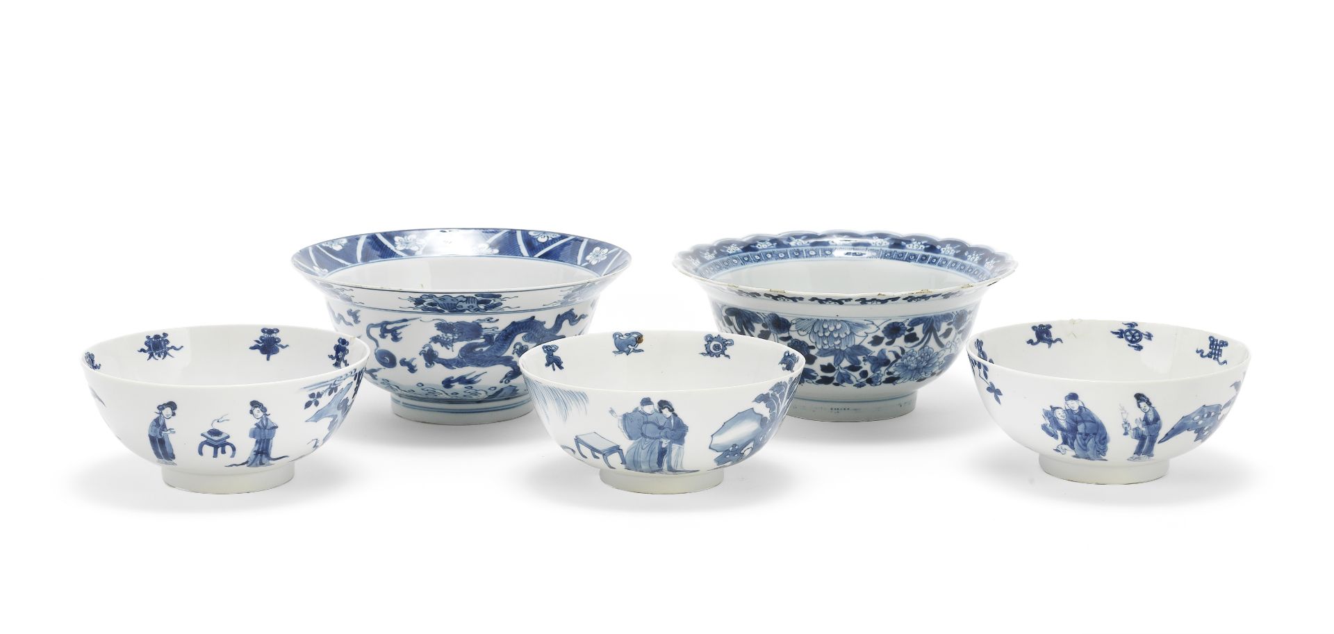 A group of five blue and white bowls Kangxi (5)