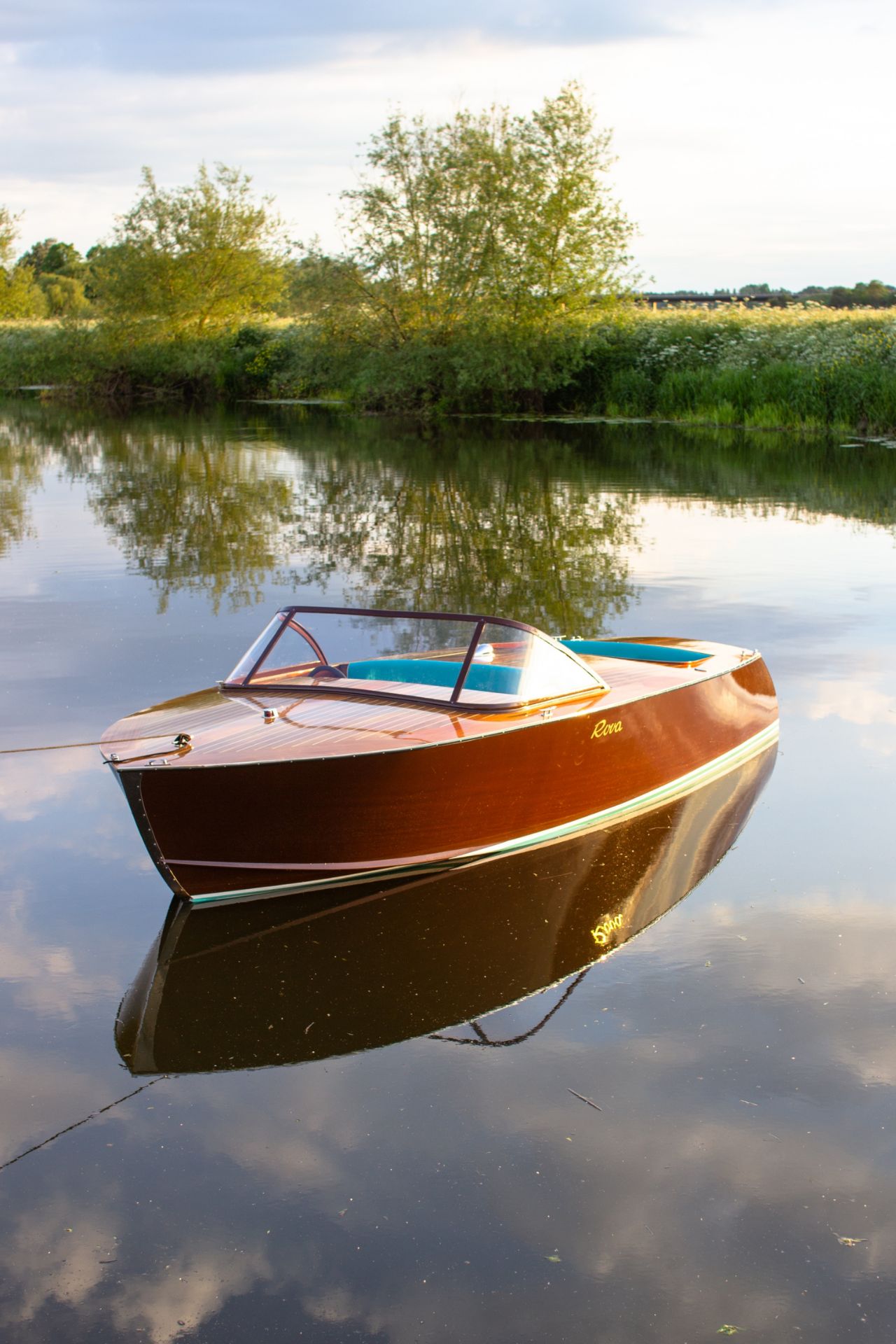 2018 Traditionally Built Wooden-Hulled Speedboat