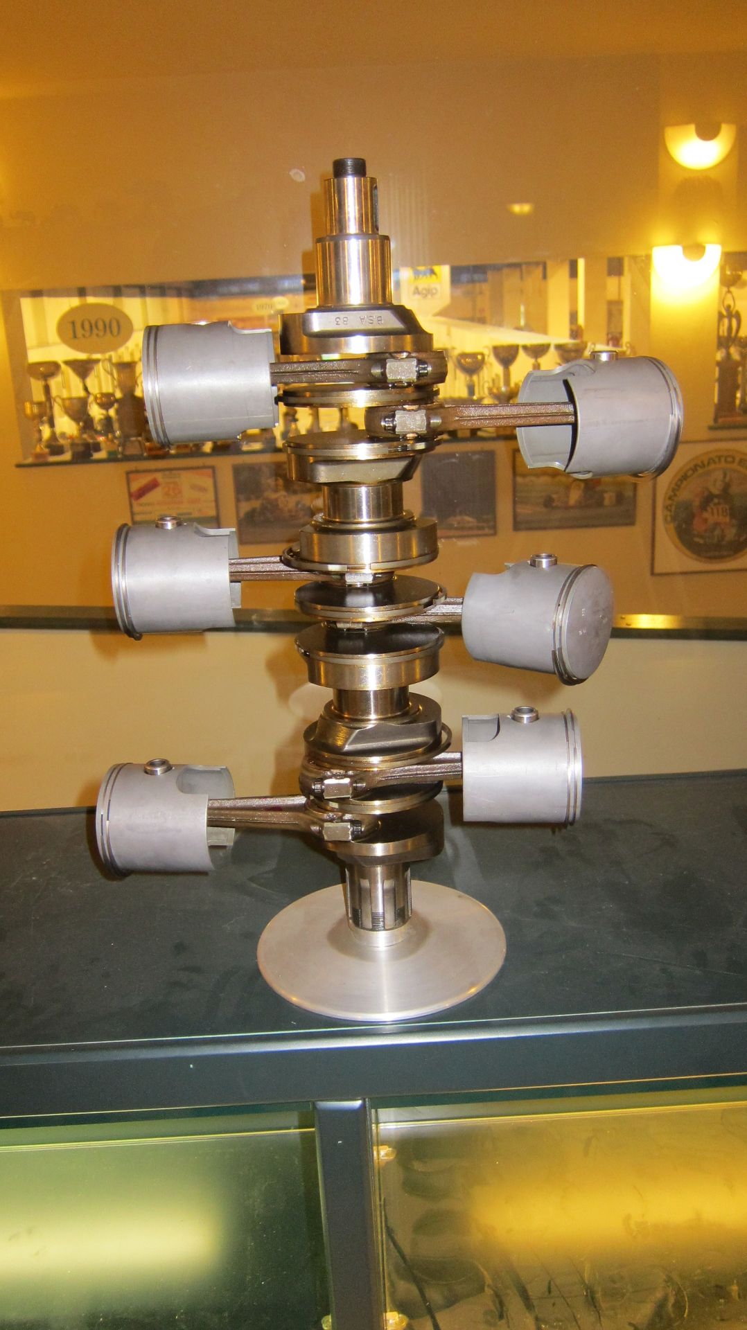 A display crankshaft assembly