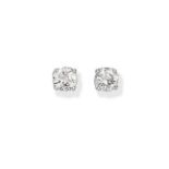 Pair of diamond earstuds