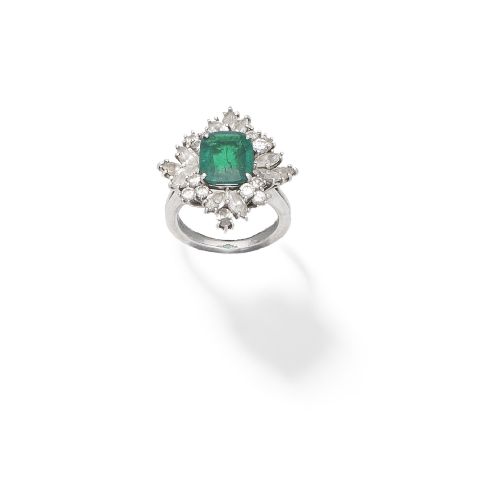 Emerald and diamond cluster ring, circa 1960 - Bild 2 aus 2