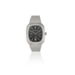 Audemars Piguet. An early stainless steel quartz calendar bracelet watch Beta 21, Ref: 6001, Cir...