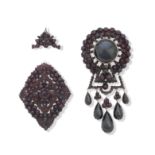 A mixed suite of garnet jewellery