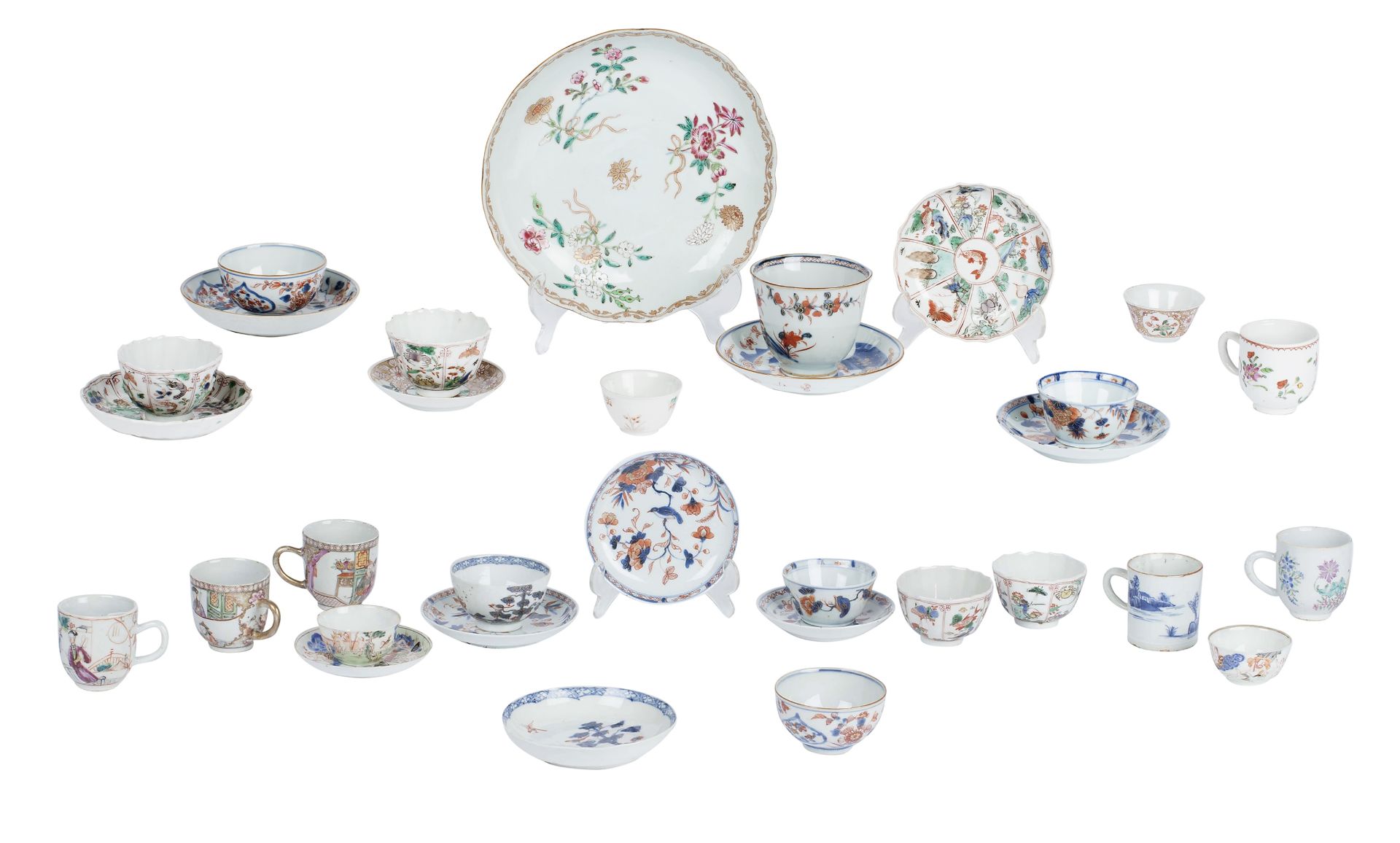A quantity of enamelled and Chinese Imari teawares (32)