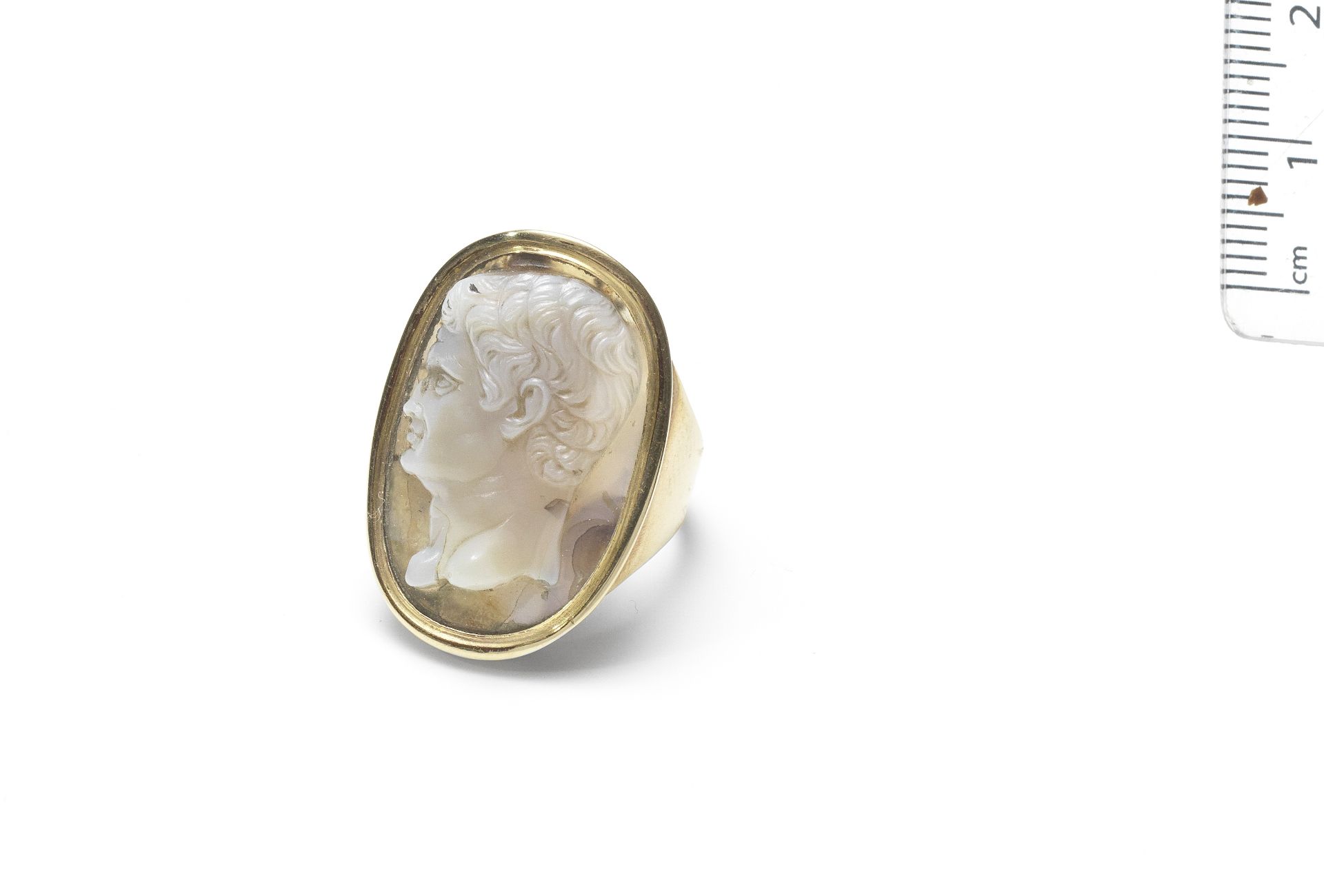 A hardstone cameo of a man, 18th-19th century