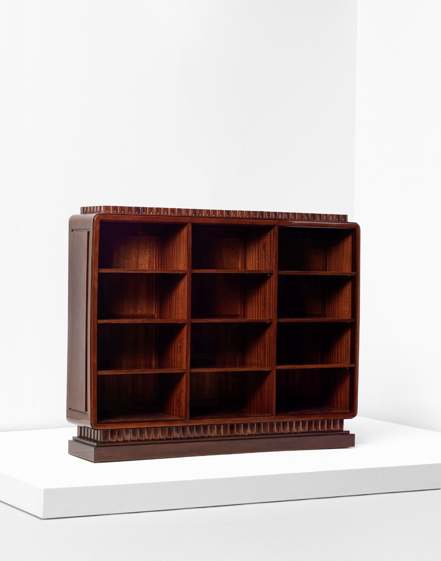 ÉMILE-JACQUES RUHLMANN 'Davène' bookcase, model no. 2437, circa 1921