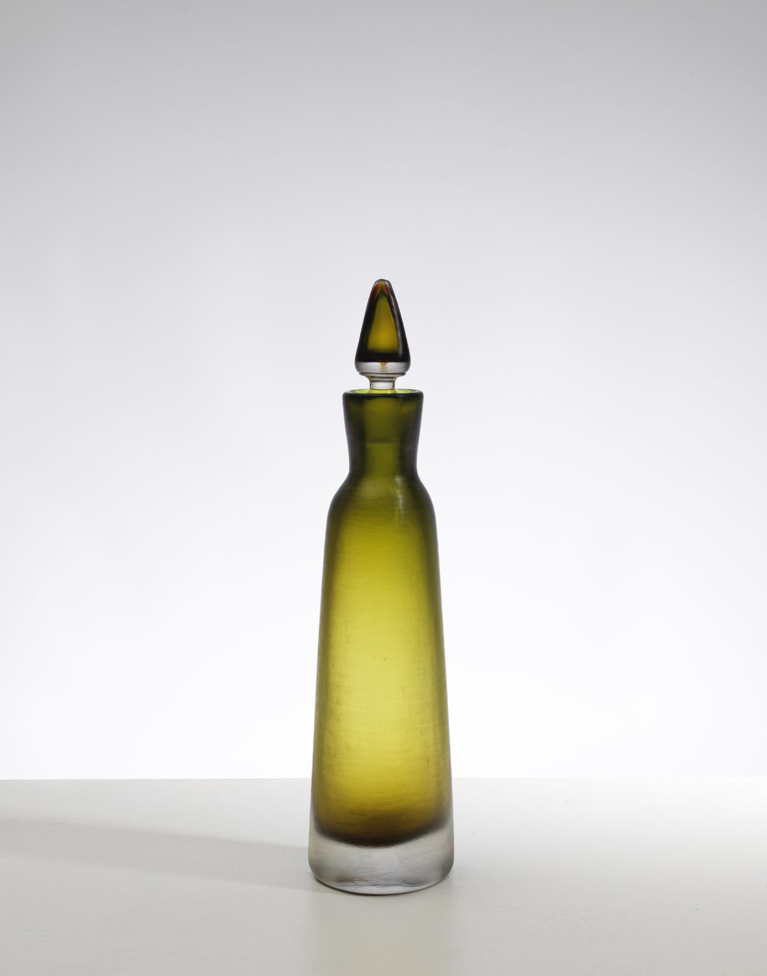 PAOLO VENINI Bottle with stopper, model no. 4586, 1950s