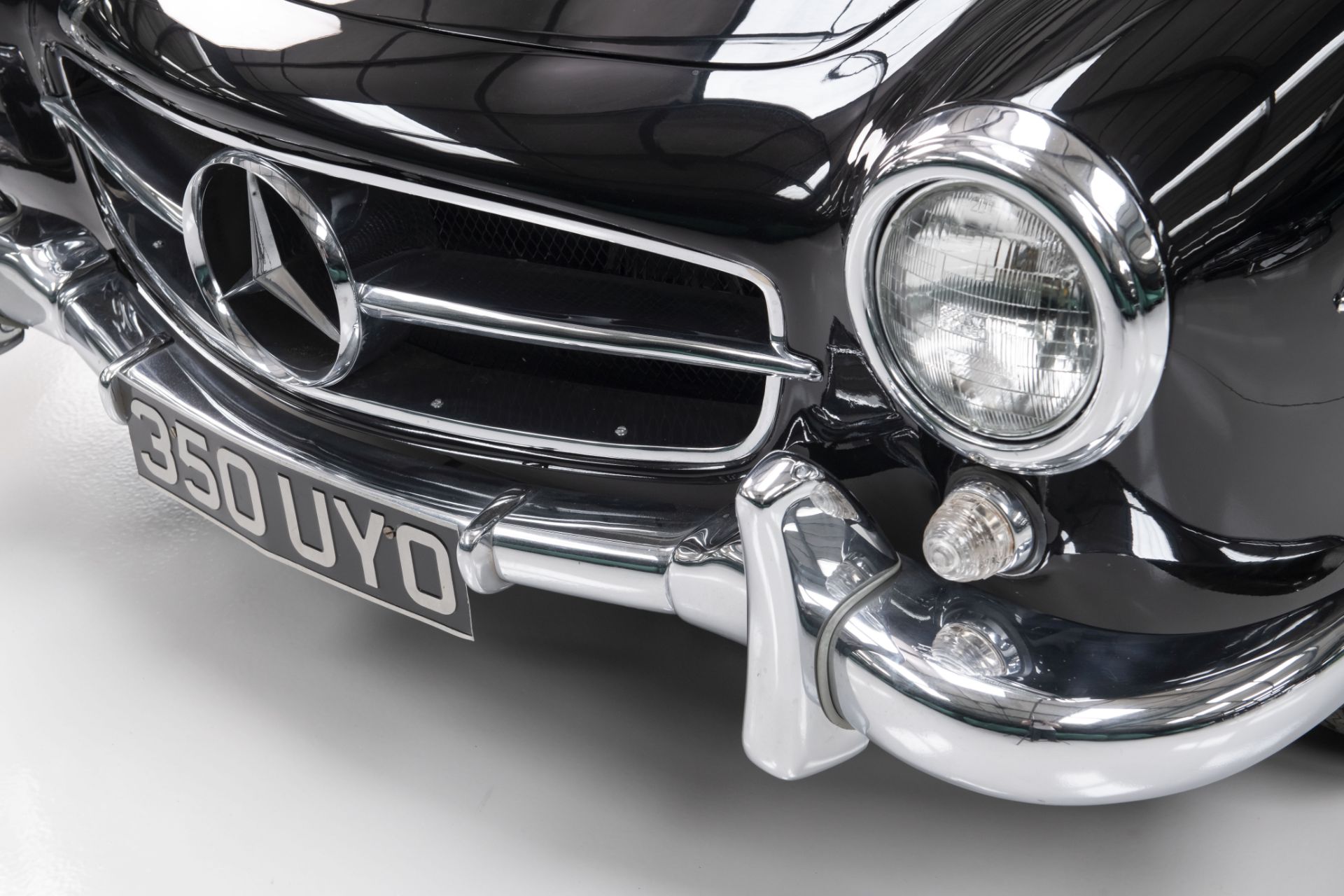 Offered from The Chester Collection,1960 Mercedes-Benz 190 SL Roadster with Hardtop Chassis no. ... - Bild 9 aus 19
