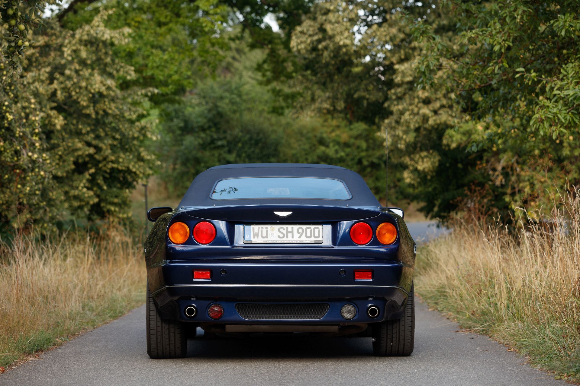 1997 Aston Martin V8 Volante LWB Convertible Chassis no. SCFDAM2C5WBR89005 - Bild 54 aus 63