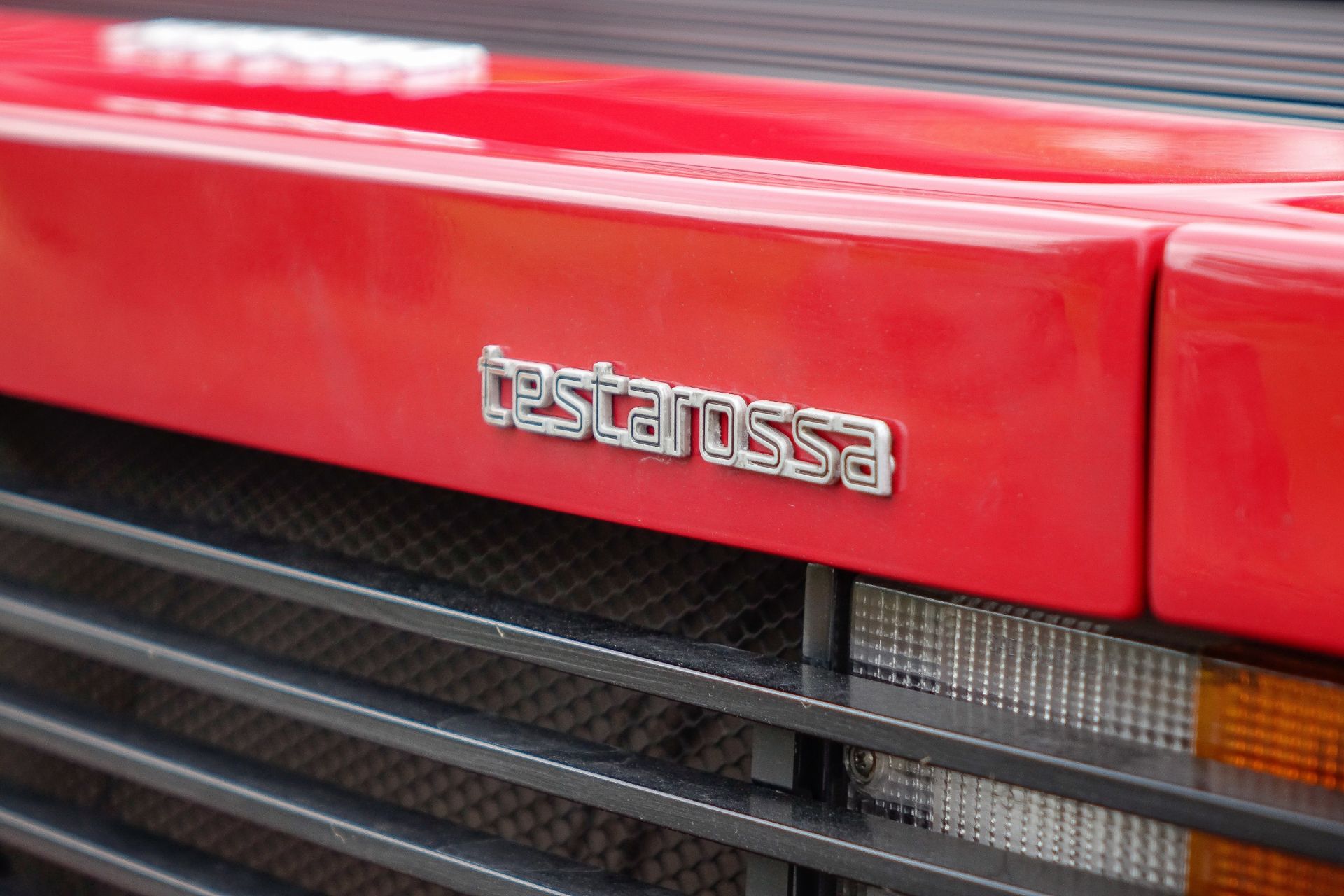 1992 Ferrari Testarossa Coupé Chassis no. ZFFAA17C000090563 - Bild 9 aus 61