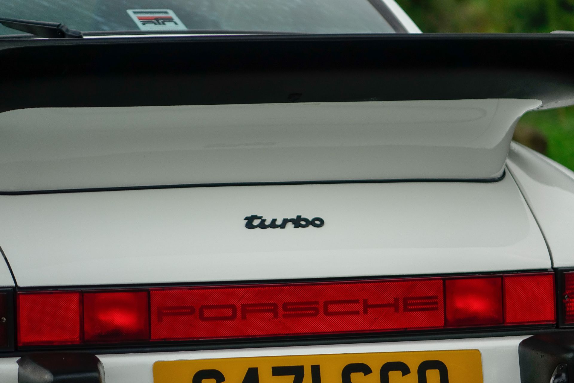 1989 Porsche 911 Turbo LE Coupé Chassis no. WP0ZZZ93ZKS000803 - Bild 9 aus 61
