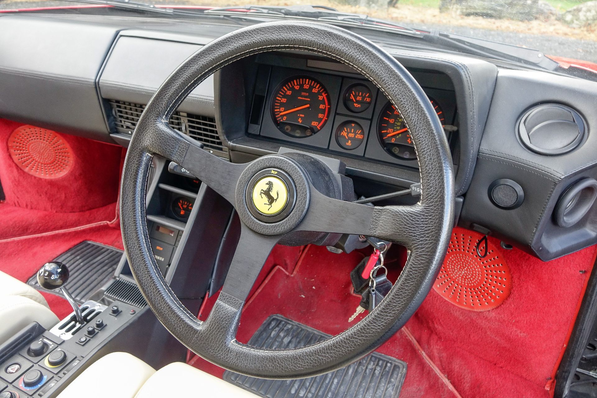 1992 Ferrari Testarossa Coupé Chassis no. ZFFAA17C000090563 - Bild 39 aus 61