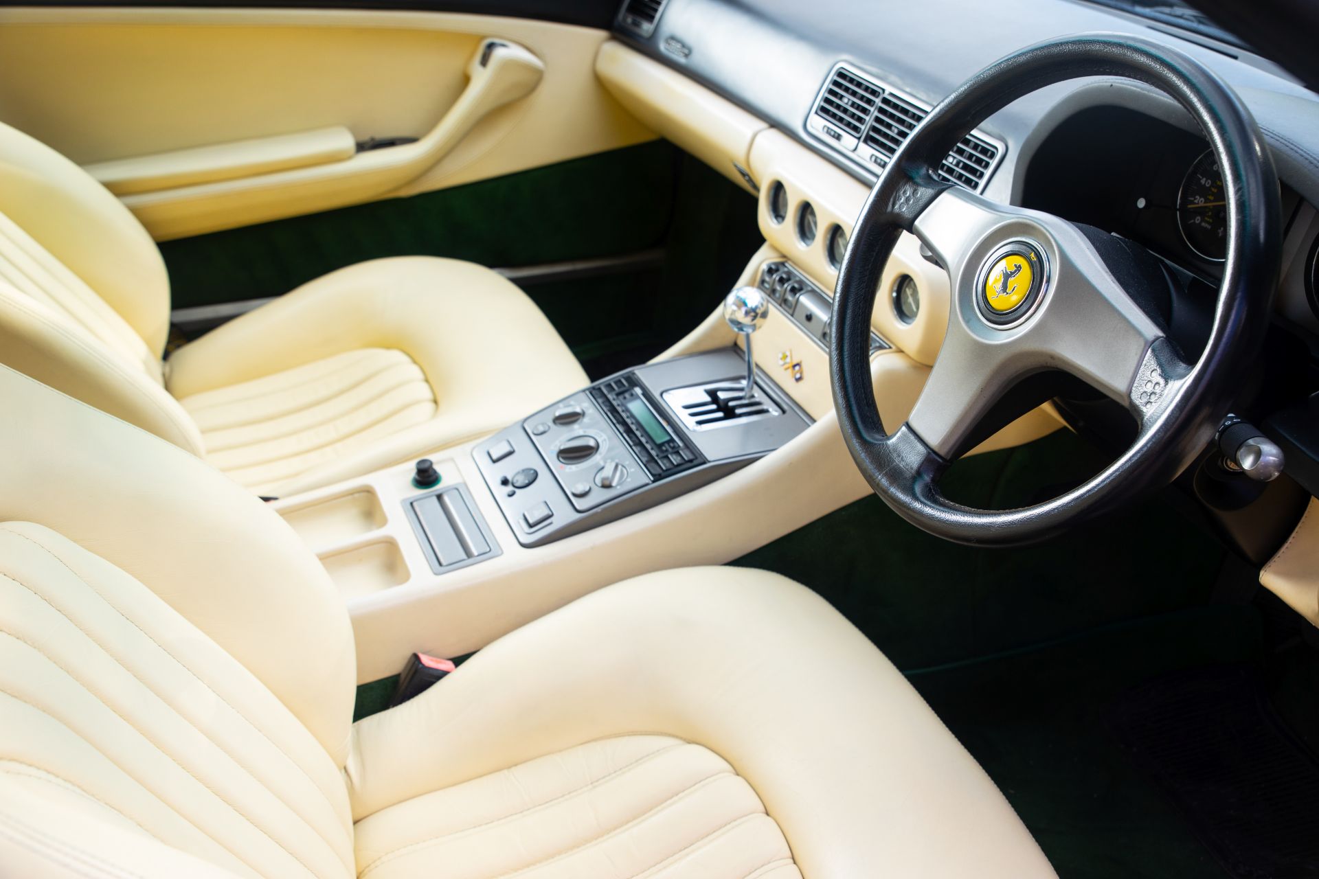 1995 Ferrari 456 GT Coupé Chassis no. ZFFSP44C000100729 - Bild 5 aus 10