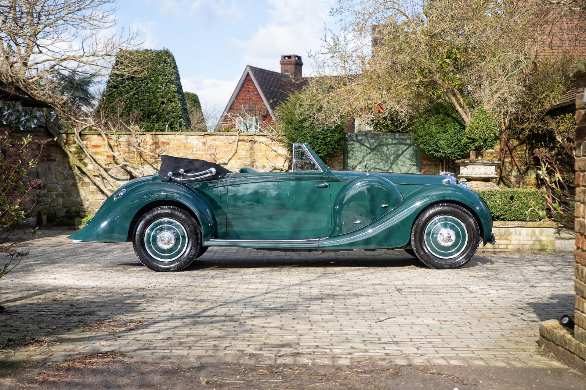 Offered from the estate of the late Michael Patrick Aiken, MBE,1939 Lagonda V12 Drophead Coupé C... - Bild 38 aus 64