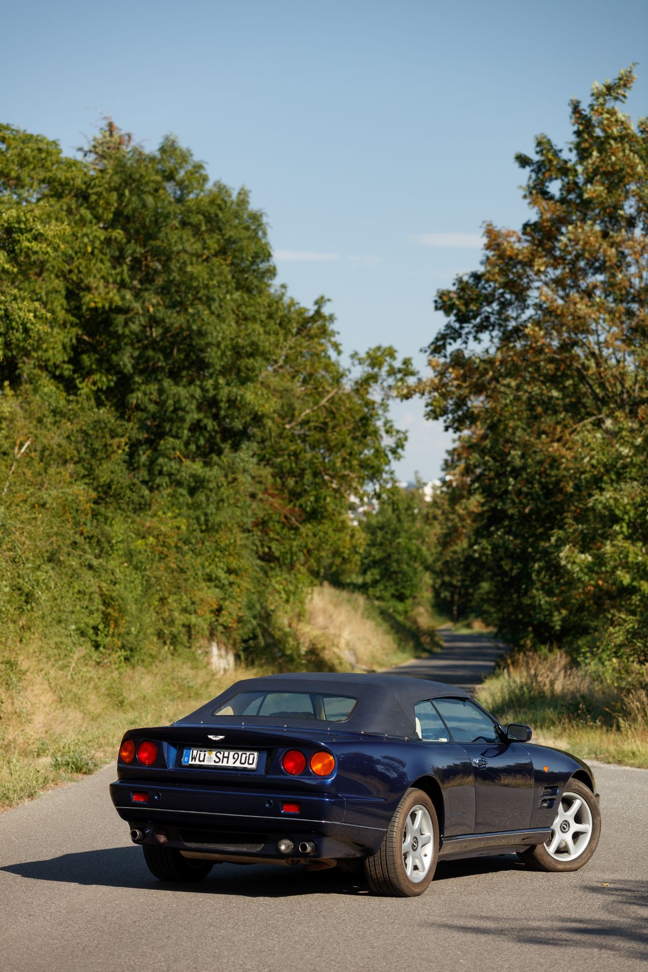1997 Aston Martin V8 Volante LWB Convertible Chassis no. SCFDAM2C5WBR89005 - Bild 24 aus 63