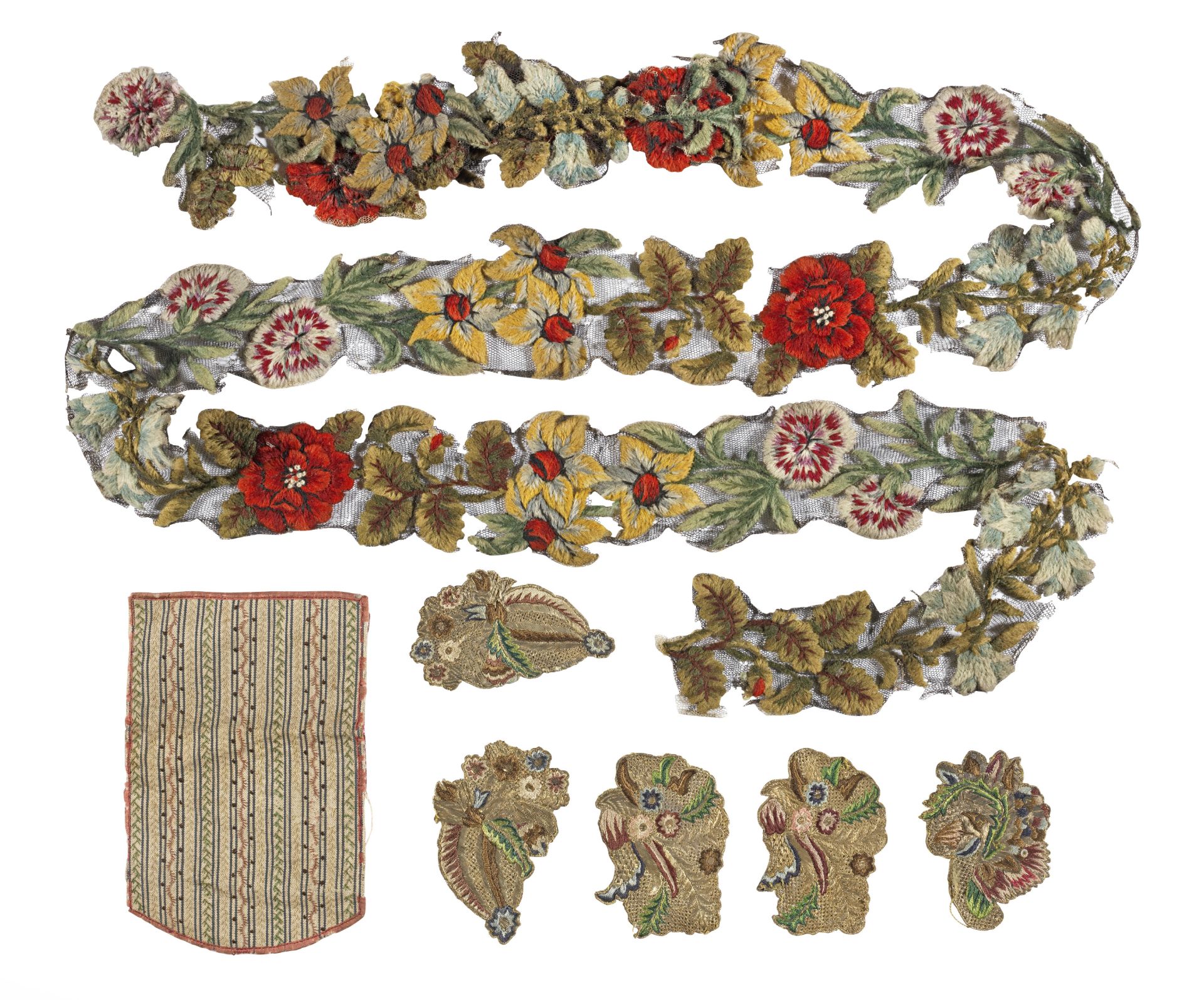 Five 19th century applique motifs (3)