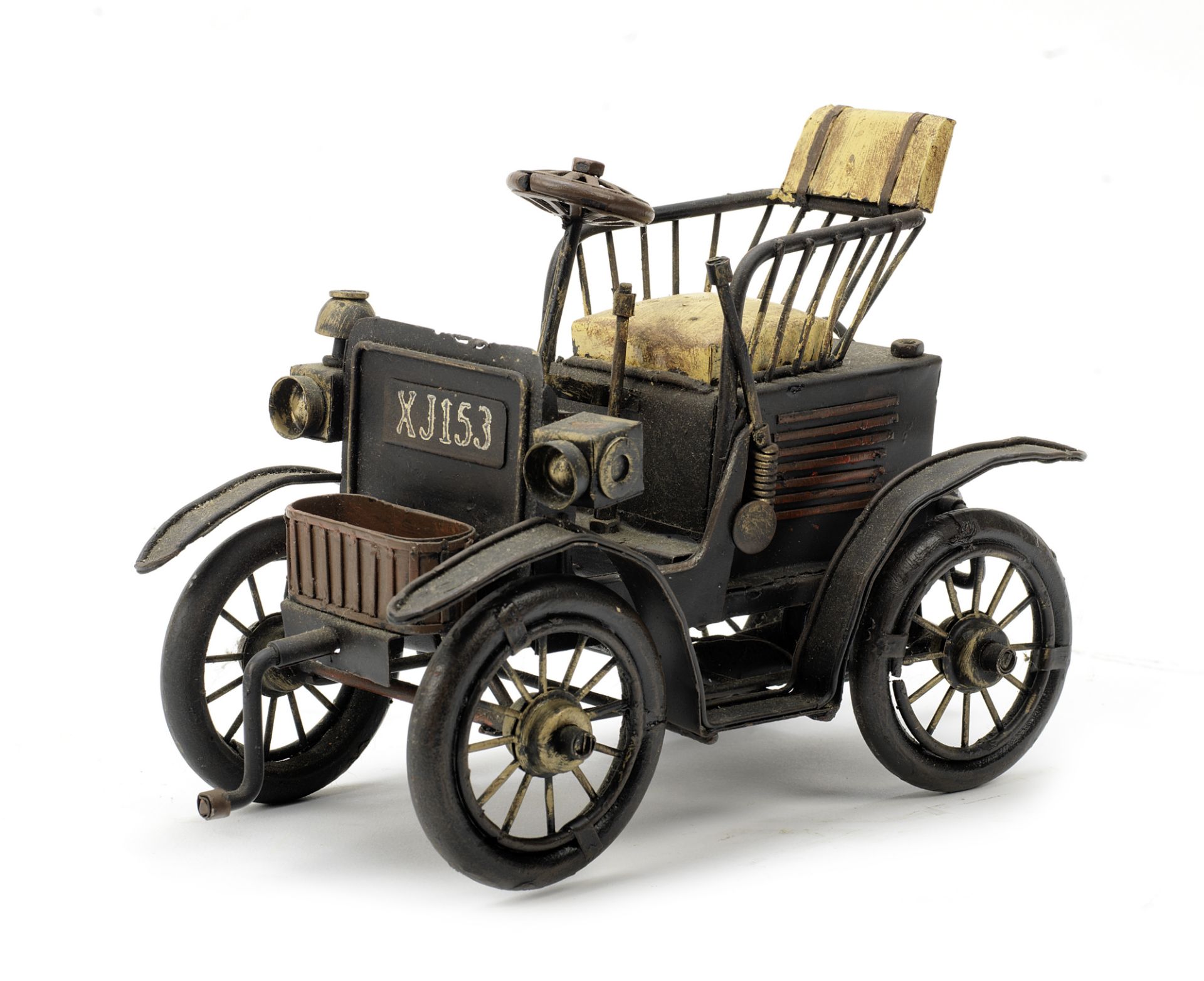 A scratchbuilt model of an early steam car, ((2))