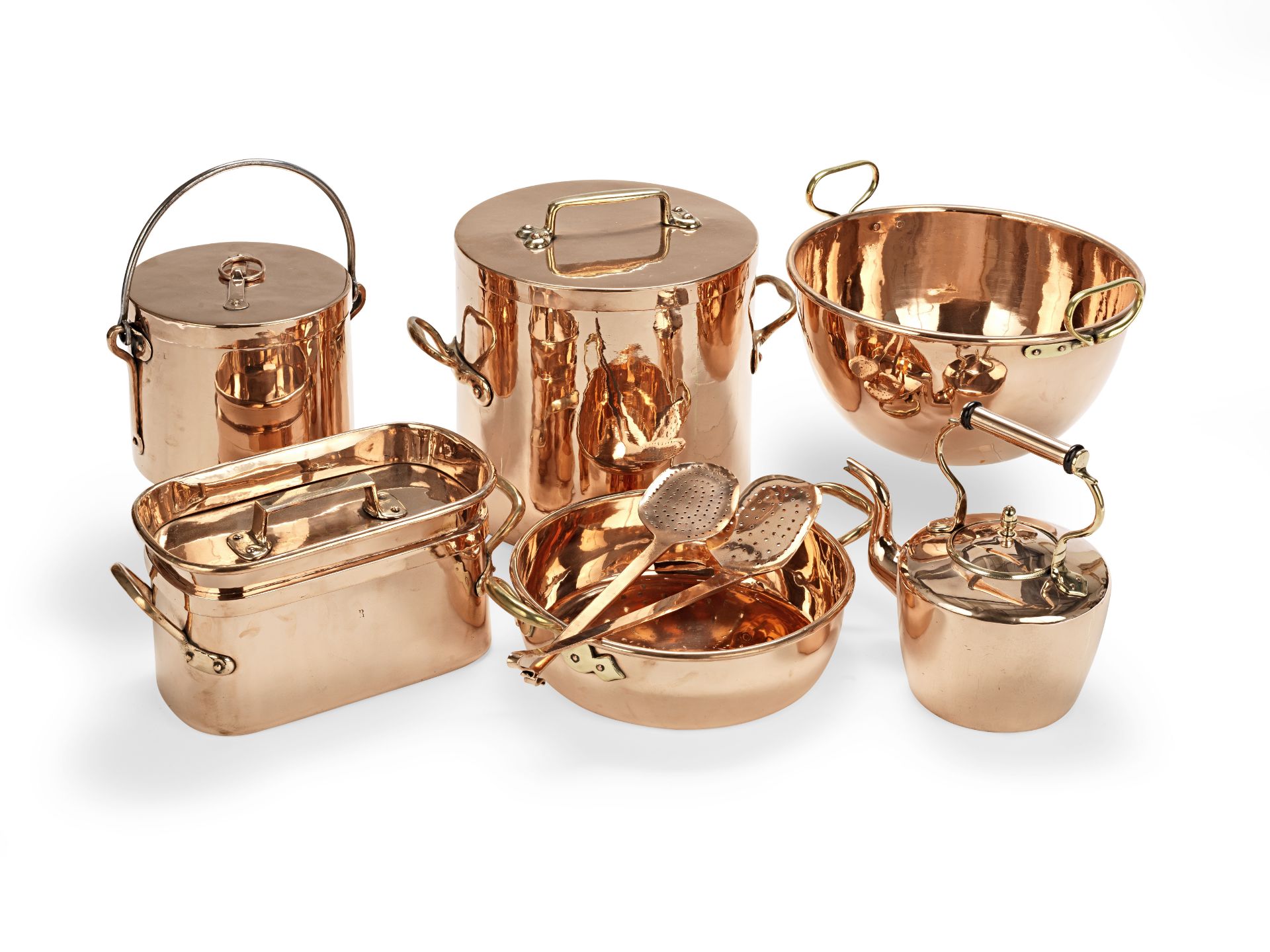 A collection of 19th century copper Kitchen-ware (8)