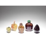 Two glass snuff bottles, two agate snuff bottles and a quartz snuff bottle Late Qing Dynasty (5)