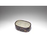 A jade inset tortoiseshell box and cover Qing Dynasty (2)