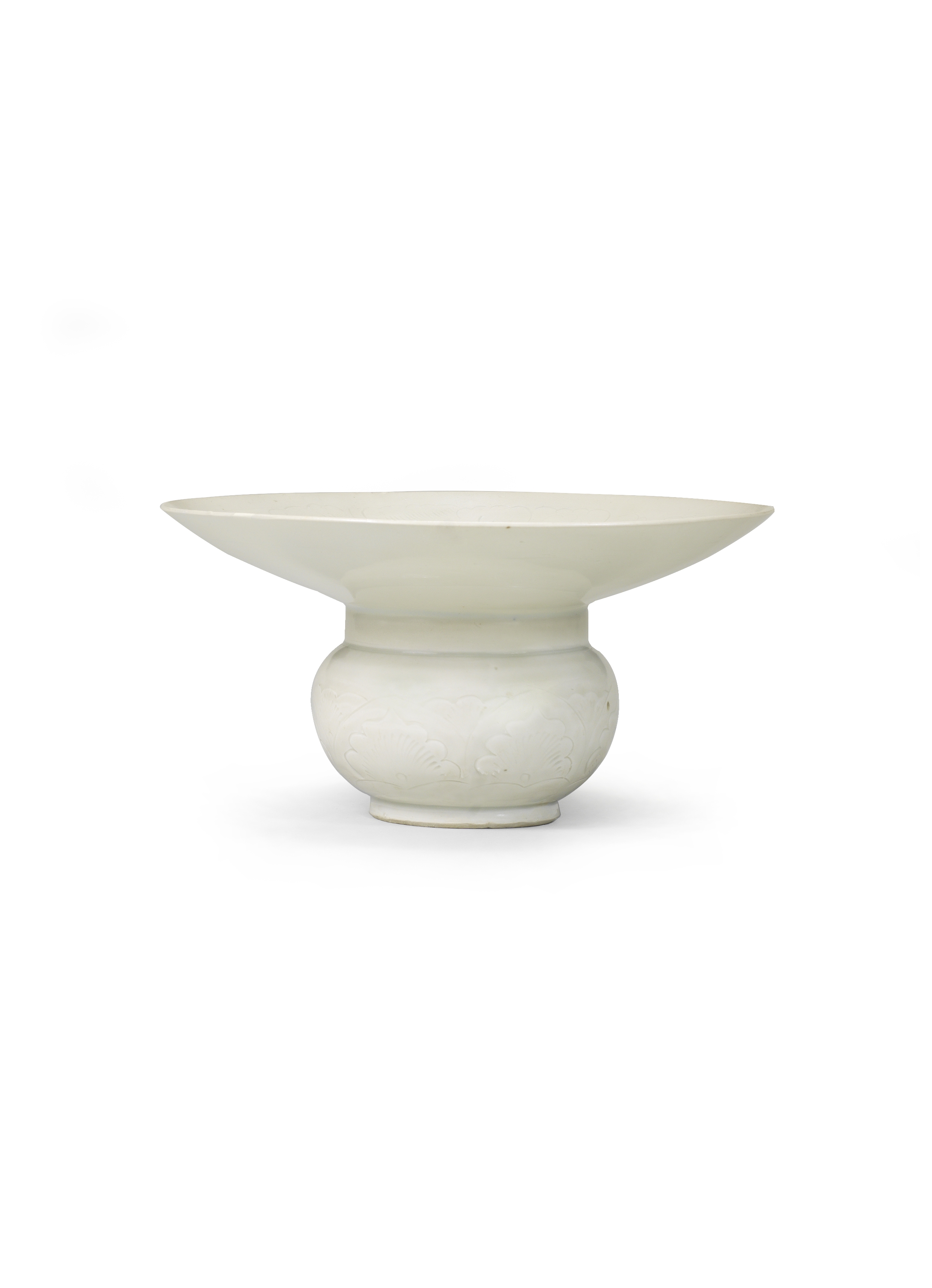 A rare dingyao spittoon, zhadou Northern Song Dynasty