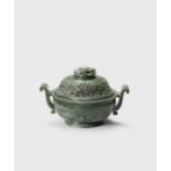 A spinach-green jade incense burner and openwork cover Qianlong/ Jiaqing (3)
