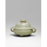 A pale green jade tripod incense burner and cover, ding Qianlong (2)