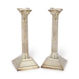 A pair of silver candlesticks Chick & Sons Ltd, London 1972 (2)