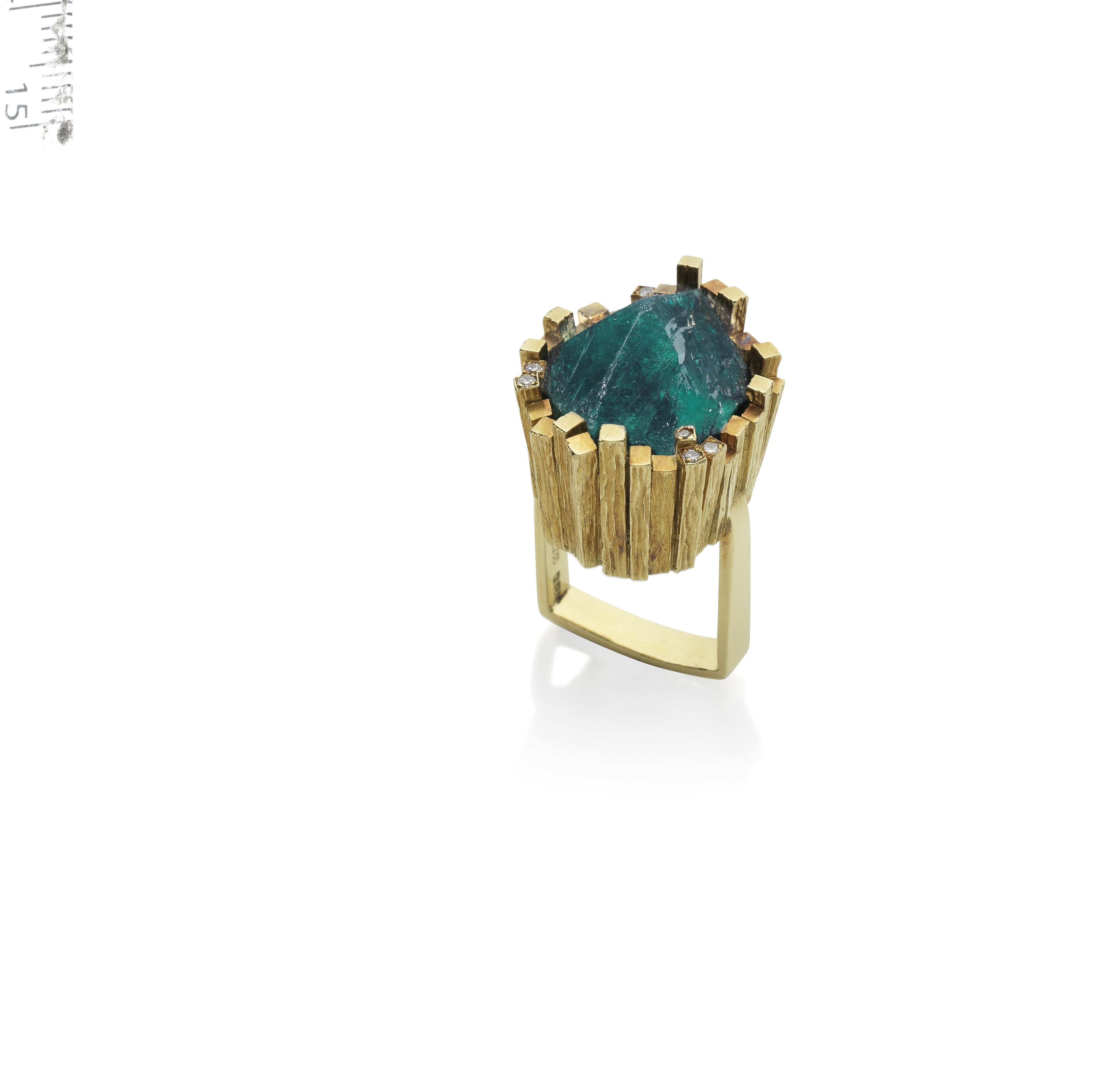 A GOLD AND CHROME DIOPTASE RING, BY GRIMA,