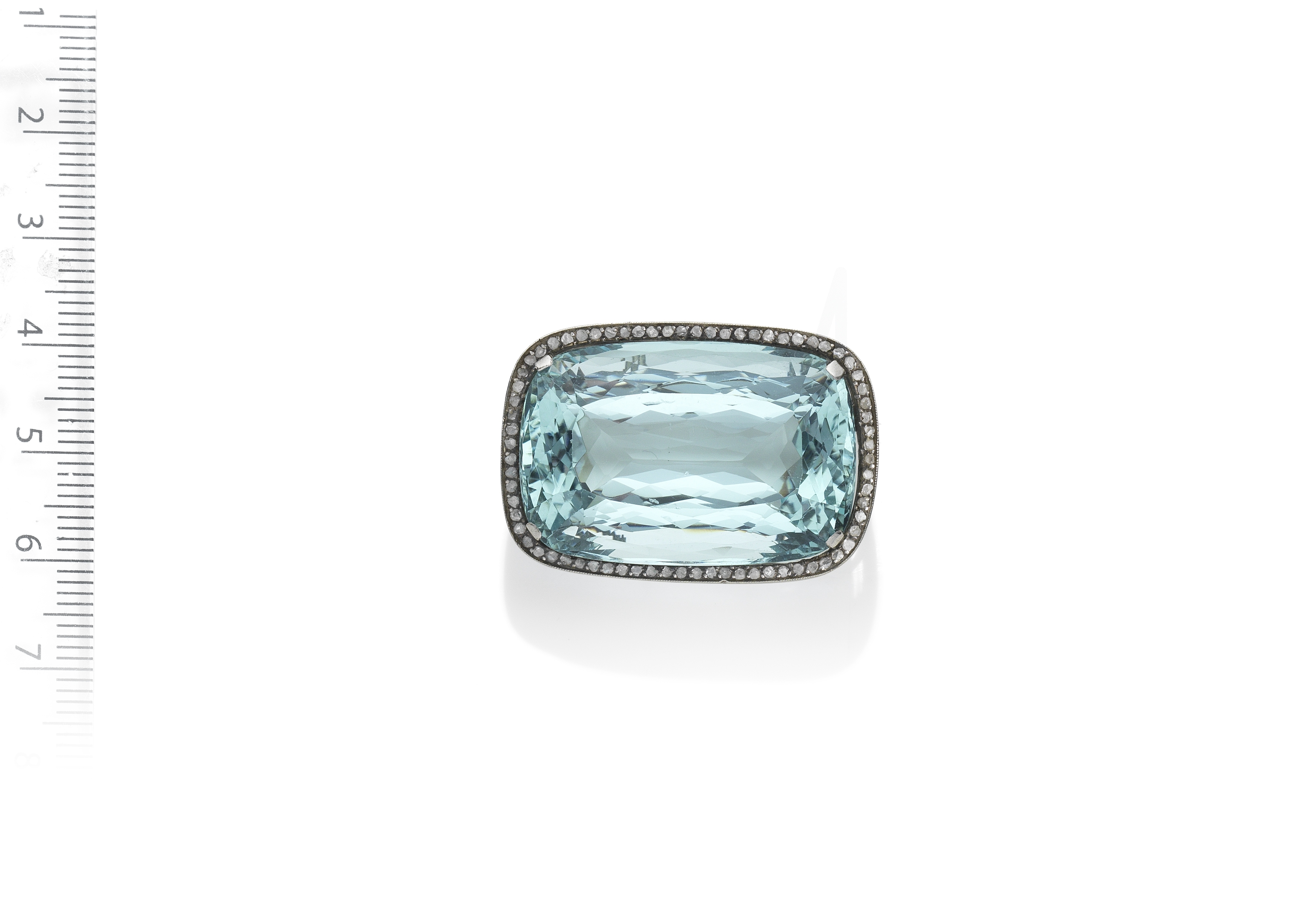 AN AQUAMARINE AND DIAMOND BROOCH, CIRCA 1900