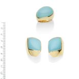 A CHALCEDONY 'BISQUIT' RING AND A PAIR OF CHALCEDONY 'PLATEAU' EARCLIPS, BY VHERNIER (2)