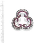 AN EARLY 20TH CENTURY RUBY AND DIAMOND TREFOIL BROOCH, FRENCH