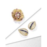 Monture Cartier: Sapphire leaf clip brooches,