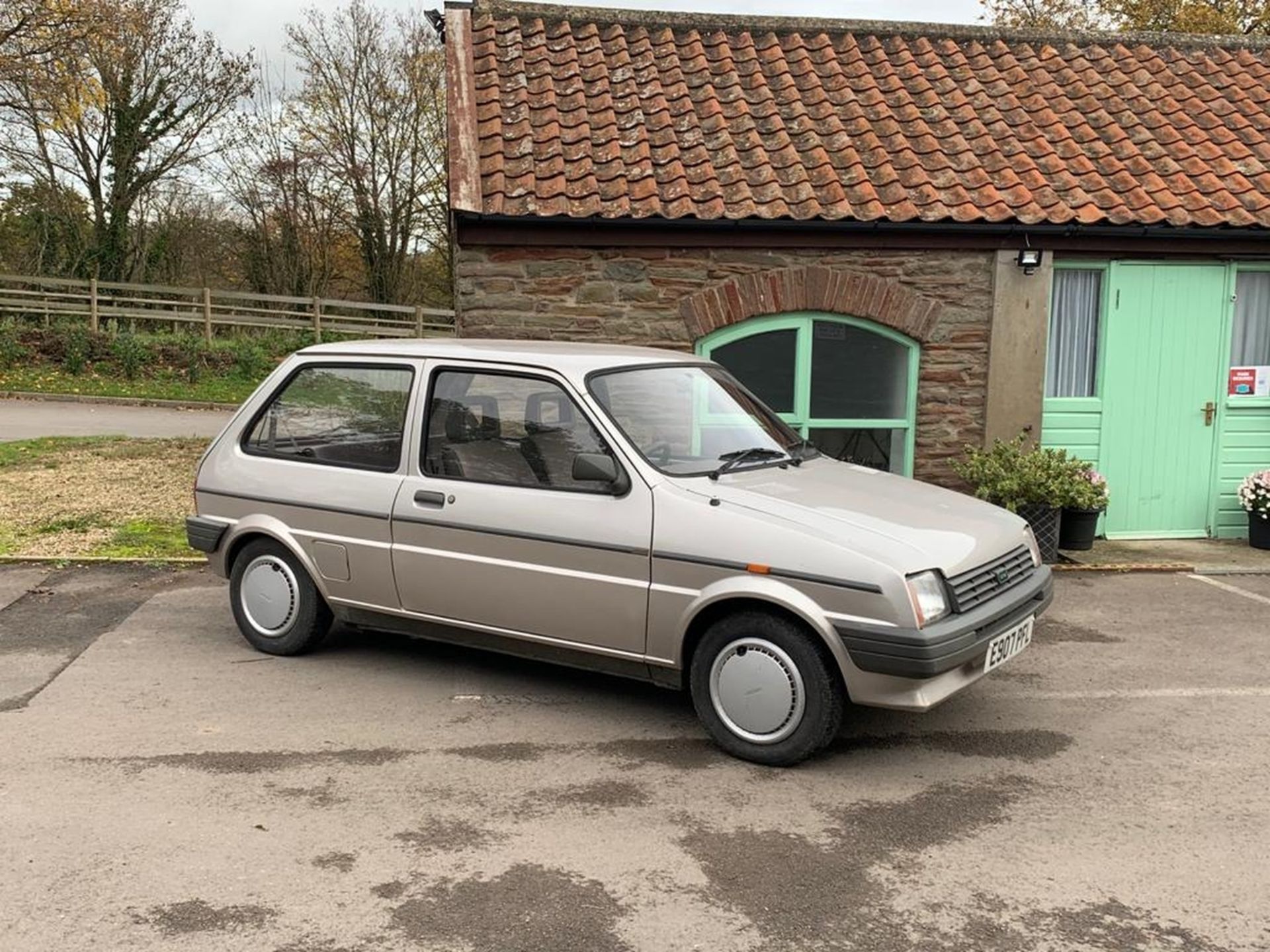 1988 Austin Metro 1.3-L Hatchback Chassis no. SAXXFMND1BD673562