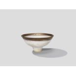 Lucie Rie Footed bowl, circa 1980
