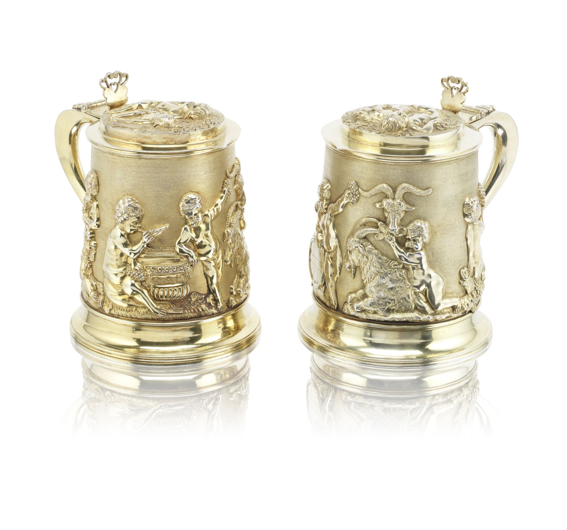 Two George III silver-gilt tankards William Elliott, London 1815 / 1816 (2)