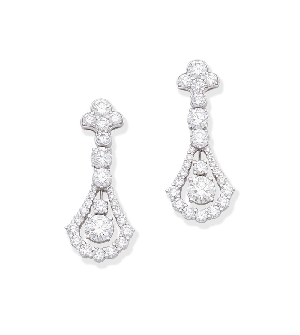 GRAFF: DIAMOND PENDENT EARRINGS