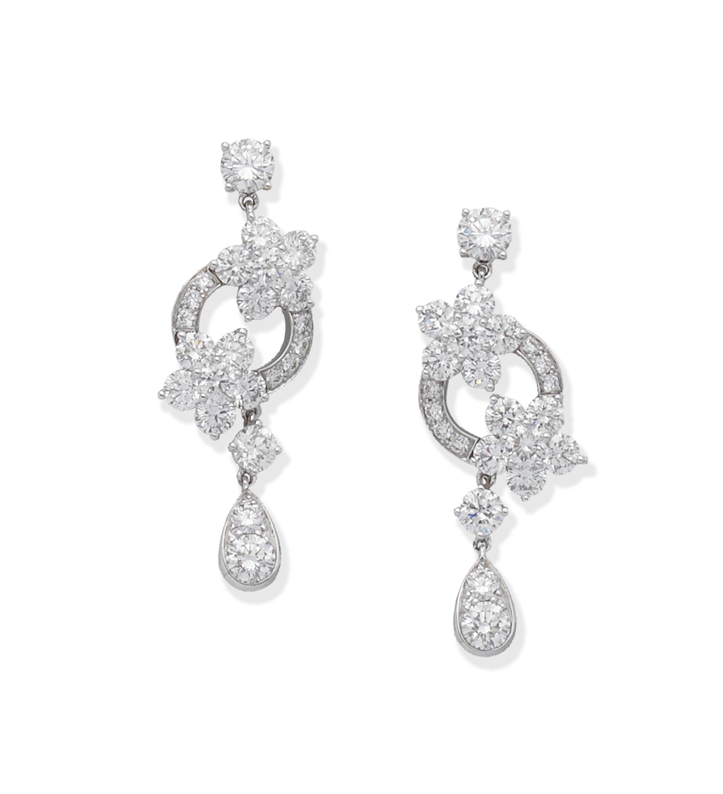 GRAFF: DIAMOND 'ROSETTE' PENDENT EARRINGS