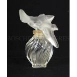 NINA RICCI. L'air du temps. Lalique. Flacon d'extrait de parfum en verre moulé [...]